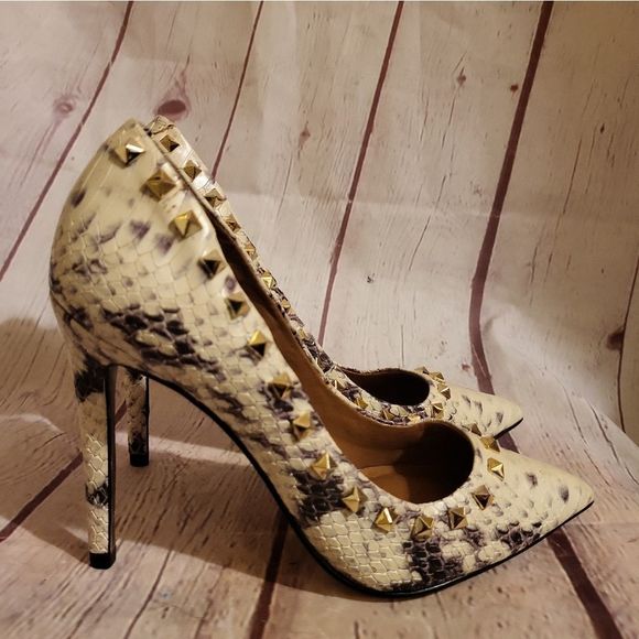 Steve Madden "Proto" Tan/Brown Snakeskin Faux Leather Gold Stud Detail 5.5M $150 - Picture 3 of 7